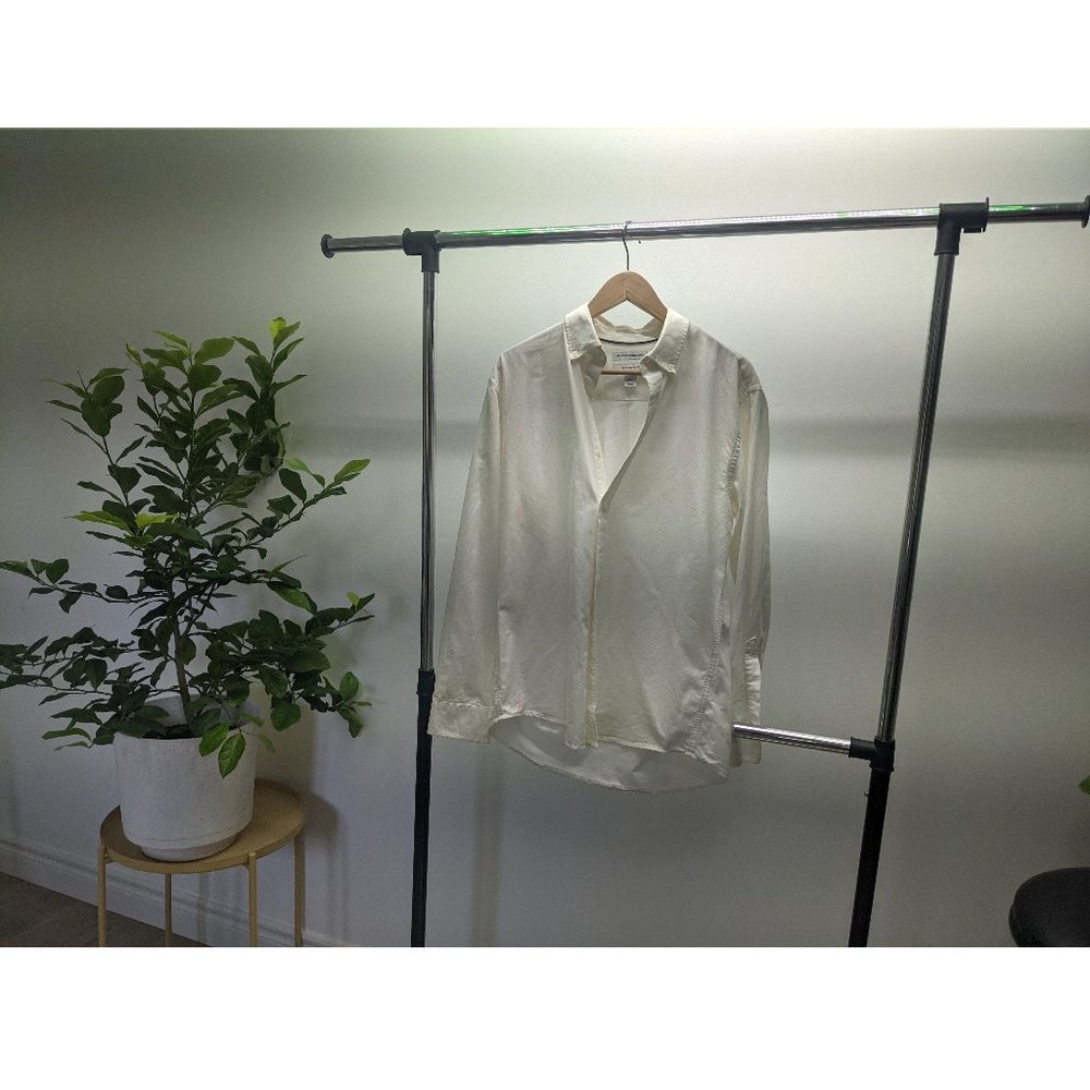 Amazon Essentials White collared shirt medium